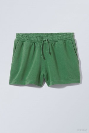 Weekday Essence Standard Sweatshorts Zielone | OVGE5581