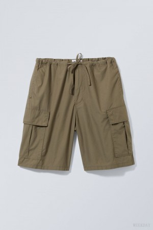 Weekday Parachute Loose Cargo Shorts Khaki | GEEB8515