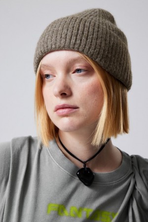 Weekday Pow Beanie Mole | JAMG6325